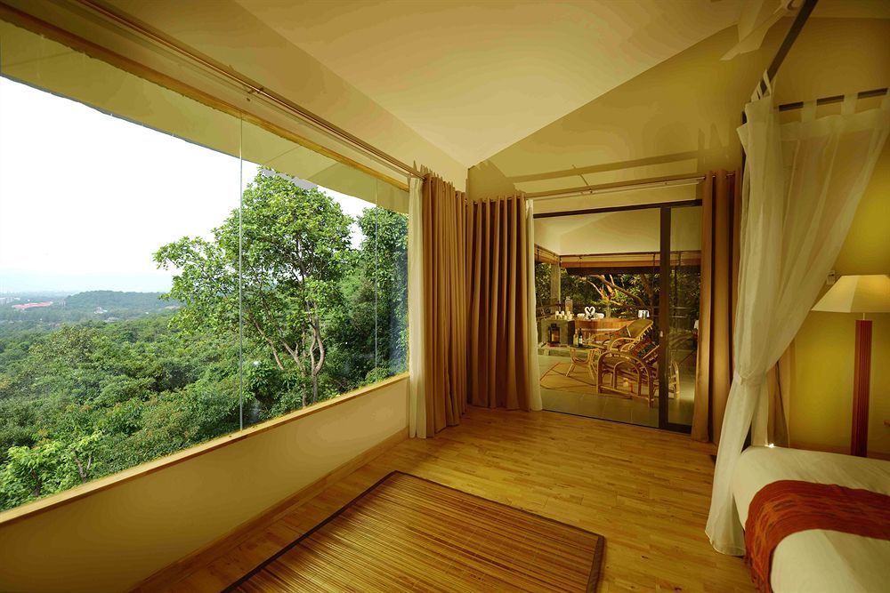 Ambong Rainforest Retreat Pantai Tengah  Exterior photo